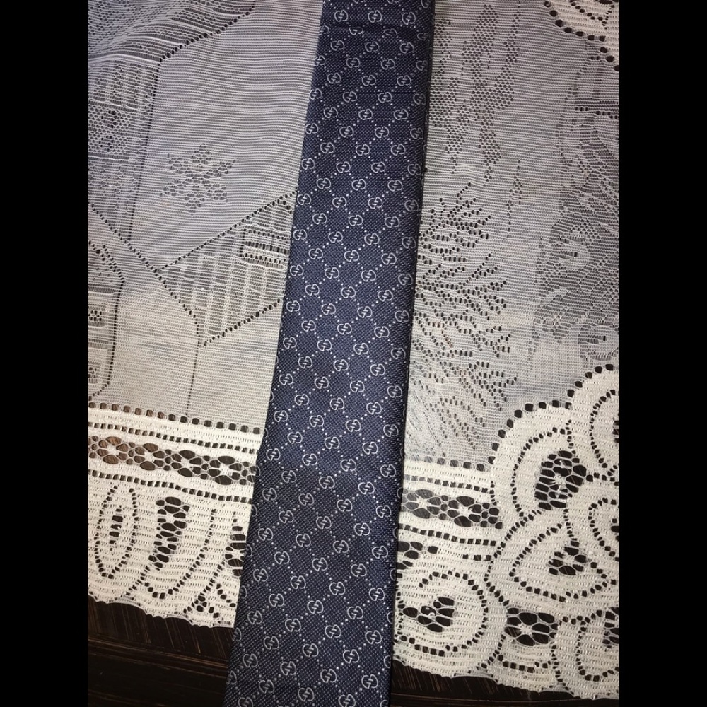 MEN’S NAVY GUCCI NECKTIE
